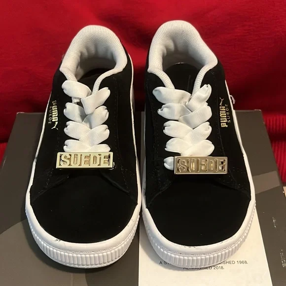 Toddler size 8 black suede Adidas. - Picture 3 of 6